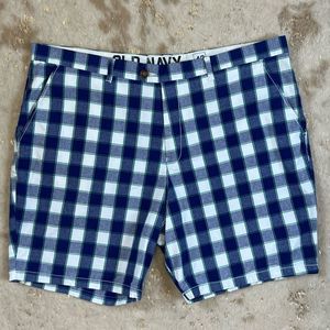 Old Navy Flat Front Plaid Shorts Size 42 💗